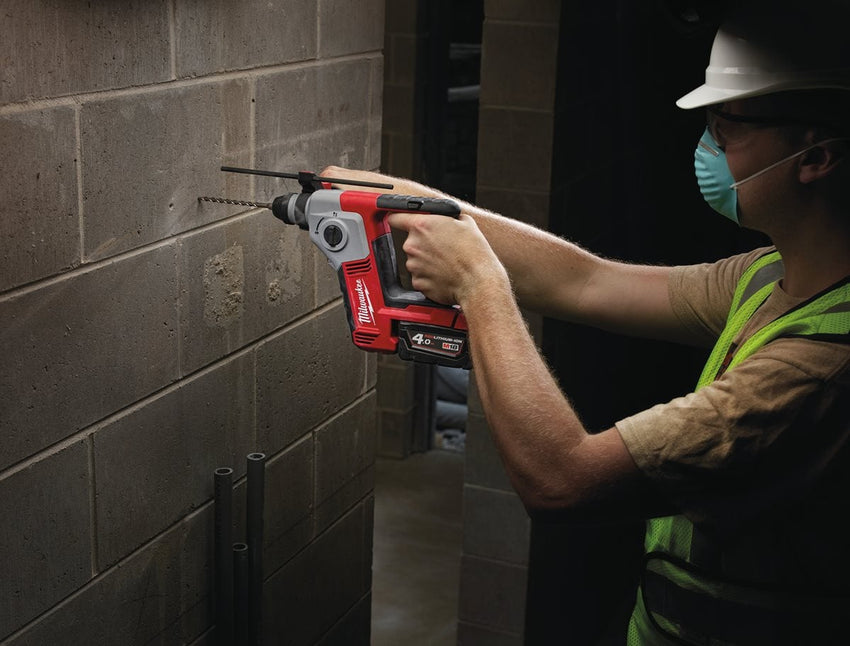 Milwaukee M18 BH - 402C Tassellatore SDS - Plus compatto M18 18V – Martello Tassellatore Professionale - bricobox